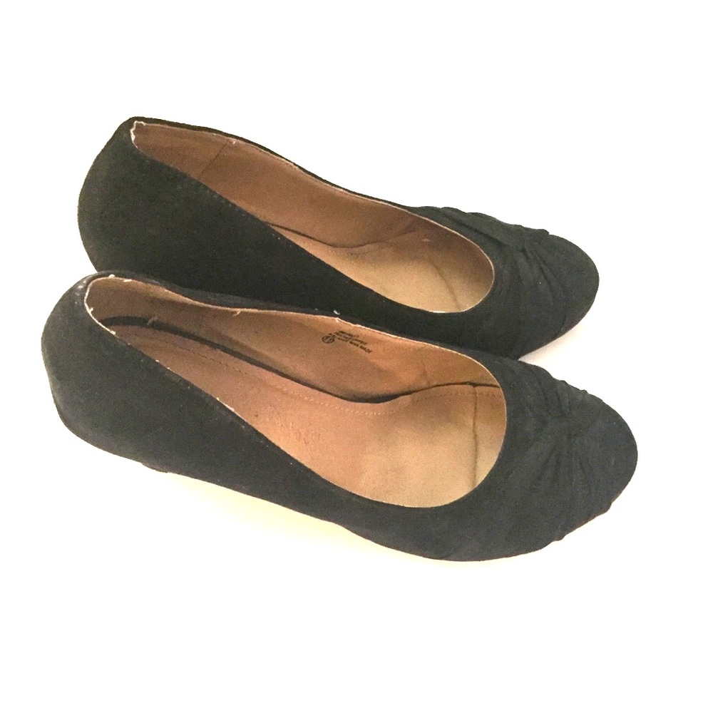 **3/$25** w/ BUNDLE  Closed Toe Black Wedge Pumps